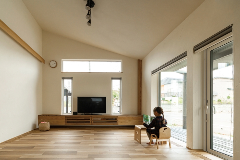 住み手のセンスが生かされた 木目の際立つこだわり空間